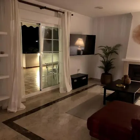 Balcones De Puente Romano Penthouse *